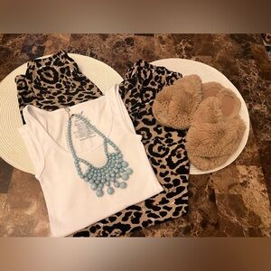 Bundle of loungewear ❤️ in XS